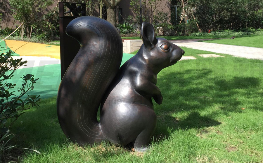 重庆约克郡上林锻铜松鼠雕塑